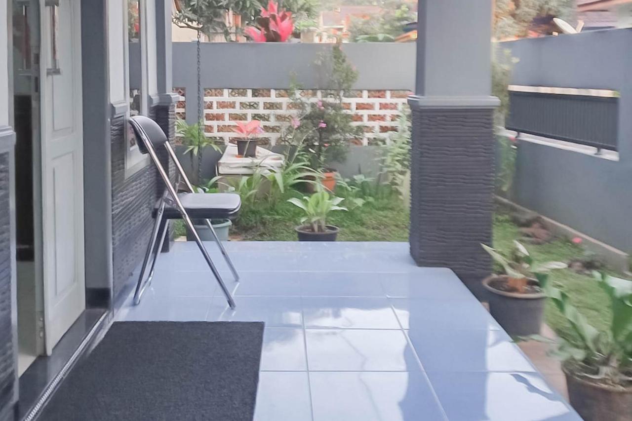 Triyoga Homestay Syariah Redpartner Sangkanurip エクステリア 写真
