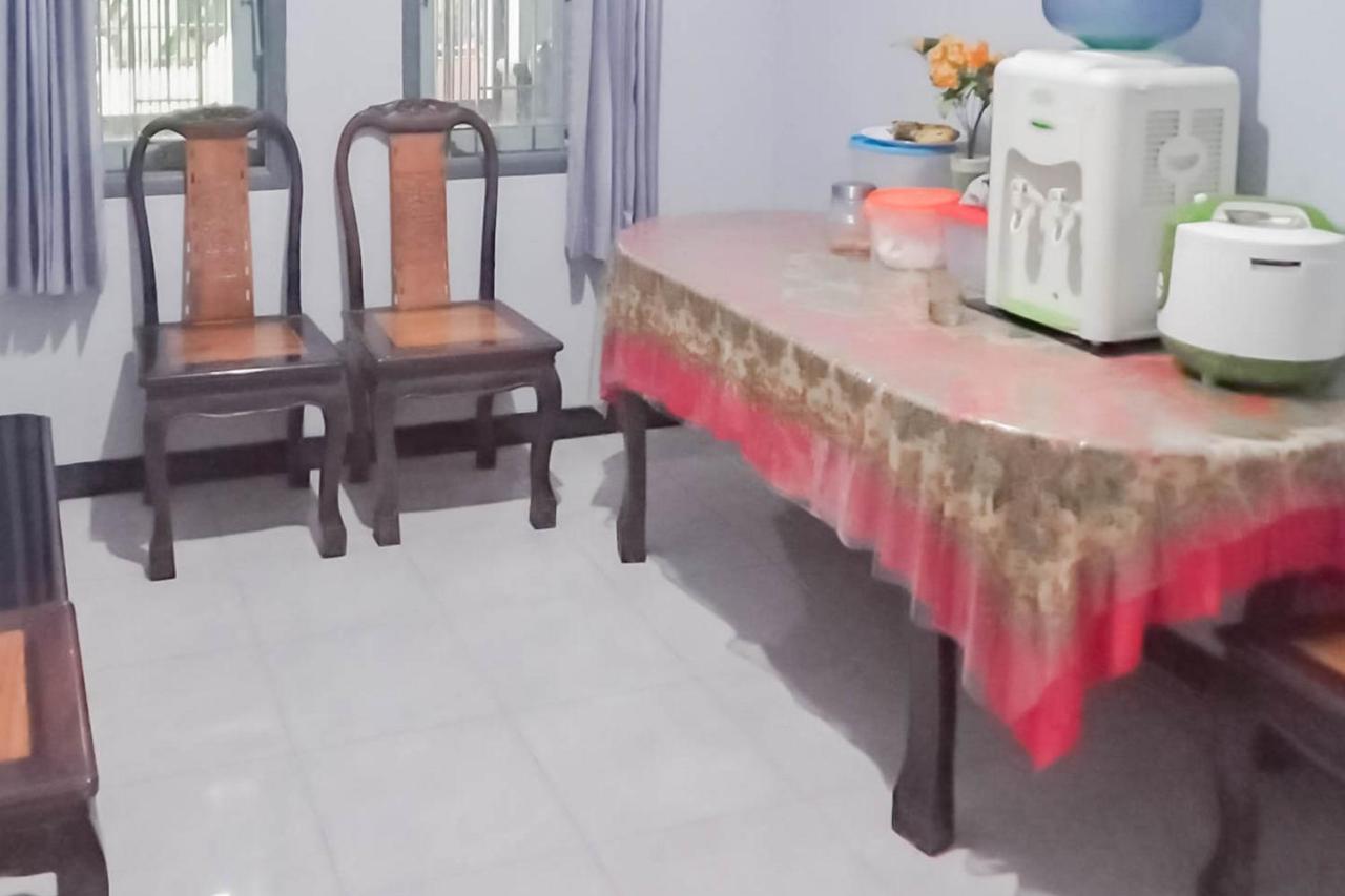 Triyoga Homestay Syariah Redpartner Sangkanurip エクステリア 写真