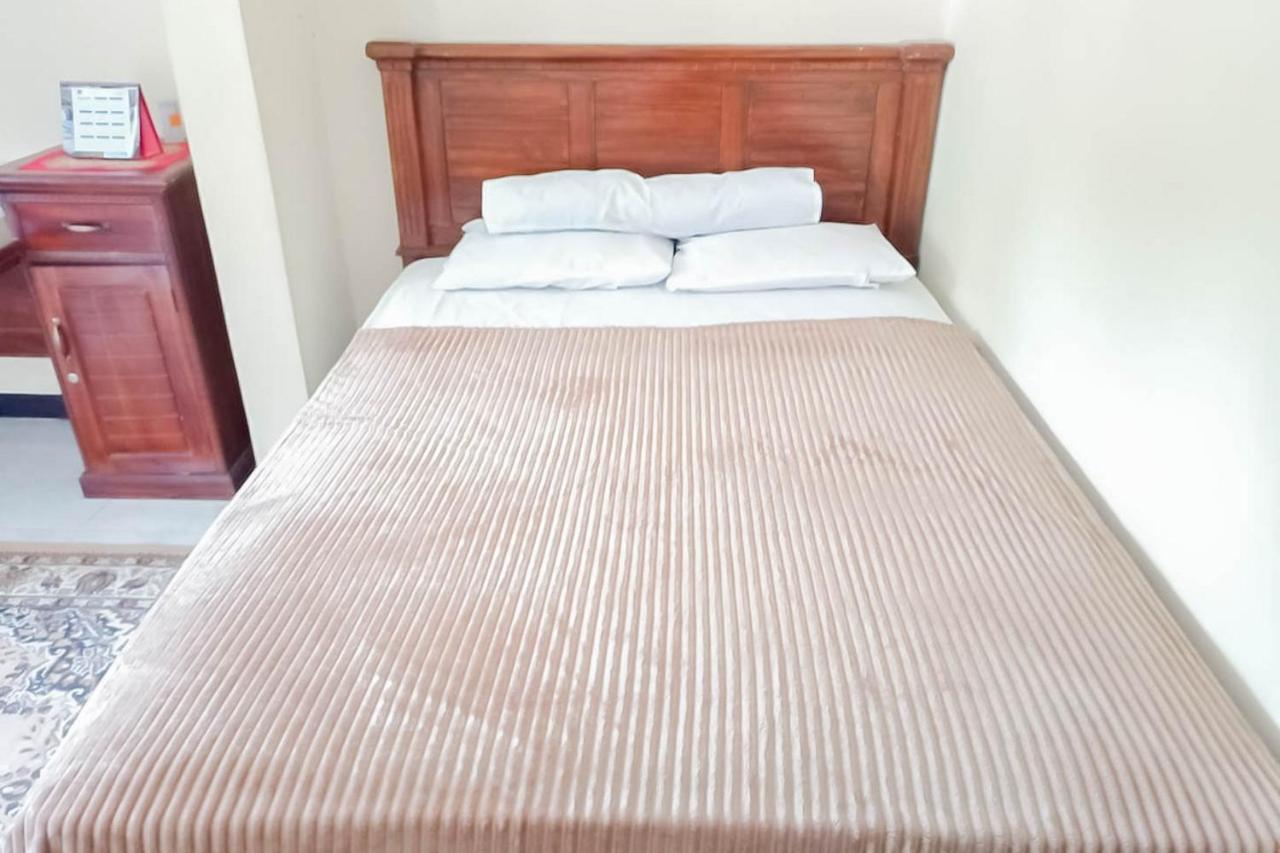 Triyoga Homestay Syariah Redpartner Sangkanurip エクステリア 写真